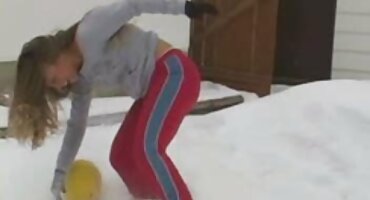 sex móc lồn học sinh Fuck một vũ nữ thoát y phim sex hd hay với một vòi nước rất lớn. Vui mừng về bộ ngực khỏa thân.