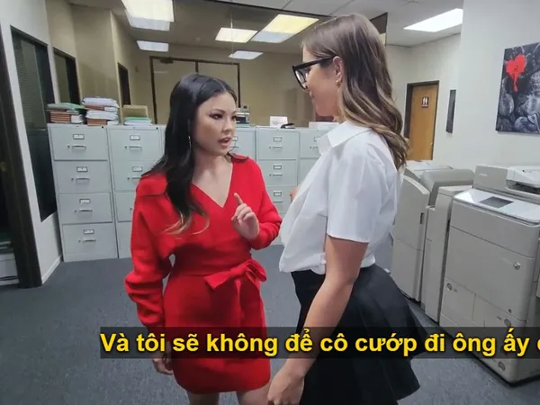 sex việt grap Bố dượng may mắn đụ cùng lúc con gái và em trợ lý riêng